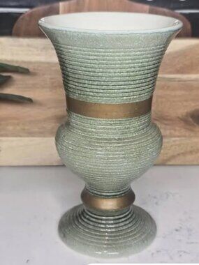 Vintage Hull Pottery Green Vase #101 – Gold Band Mid Century Art Pottery
